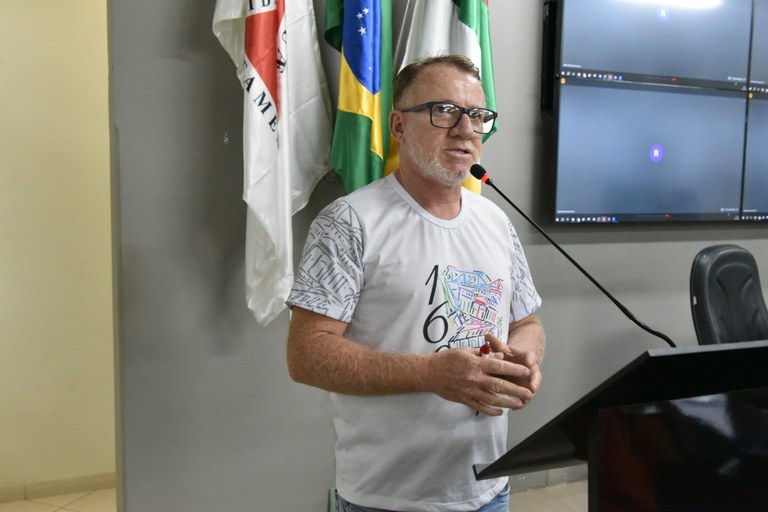 Vereador cobra providências quanto a esgoto a céu aberto no Campo da