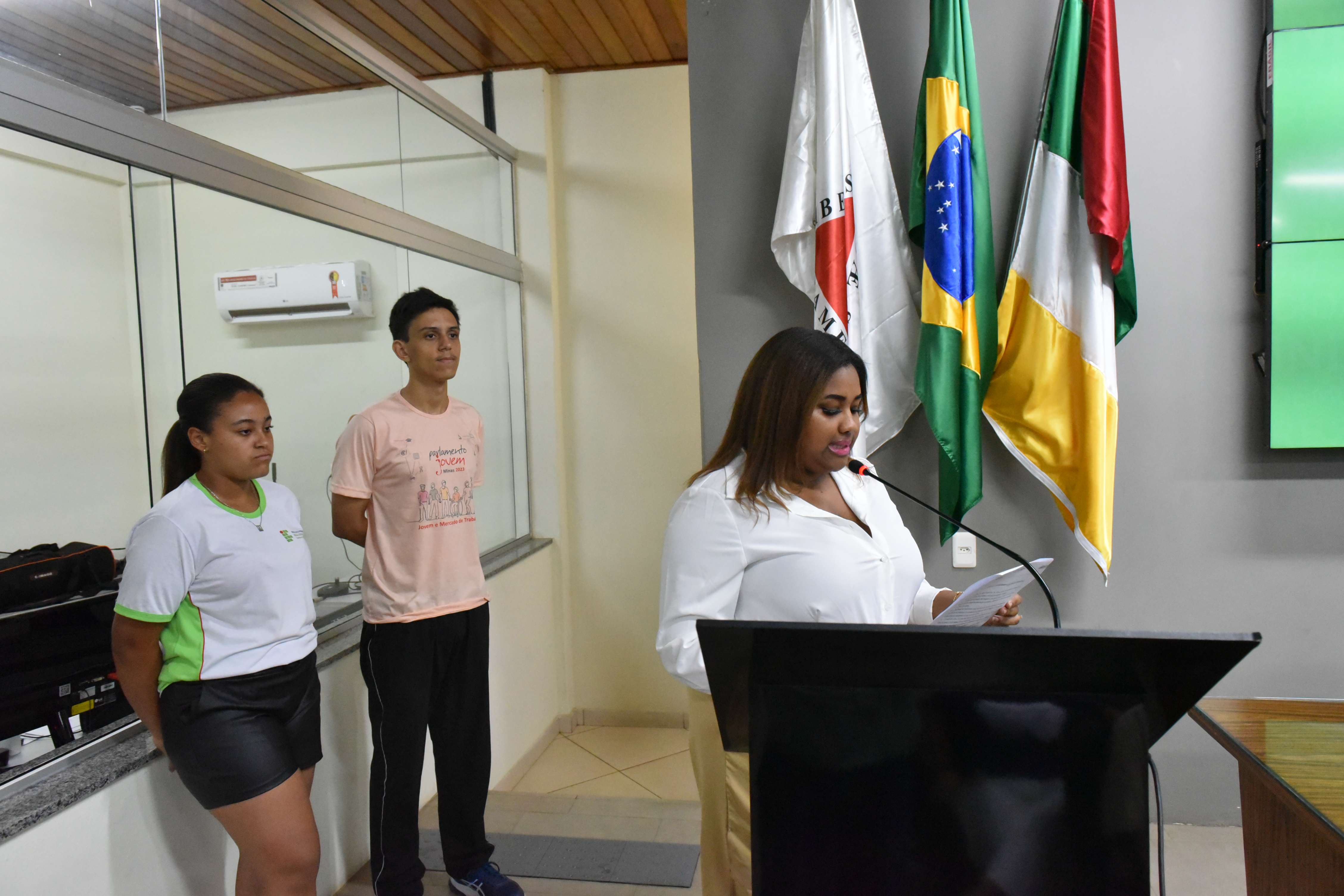 Alunos do Parlamento Jovem apresentam propostas sobre mercado de trabalho