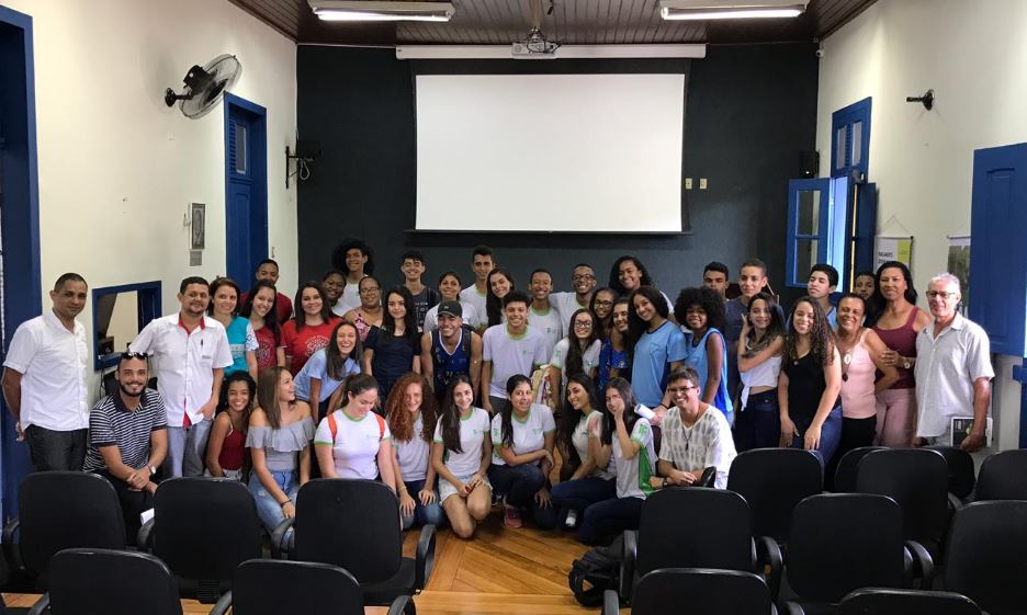 Alunos do Parlamento Jovem participam de oficina temática