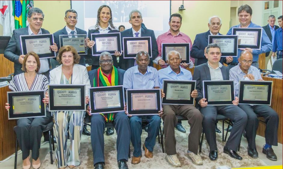 Câmara entrega Diploma de Consagração Pública