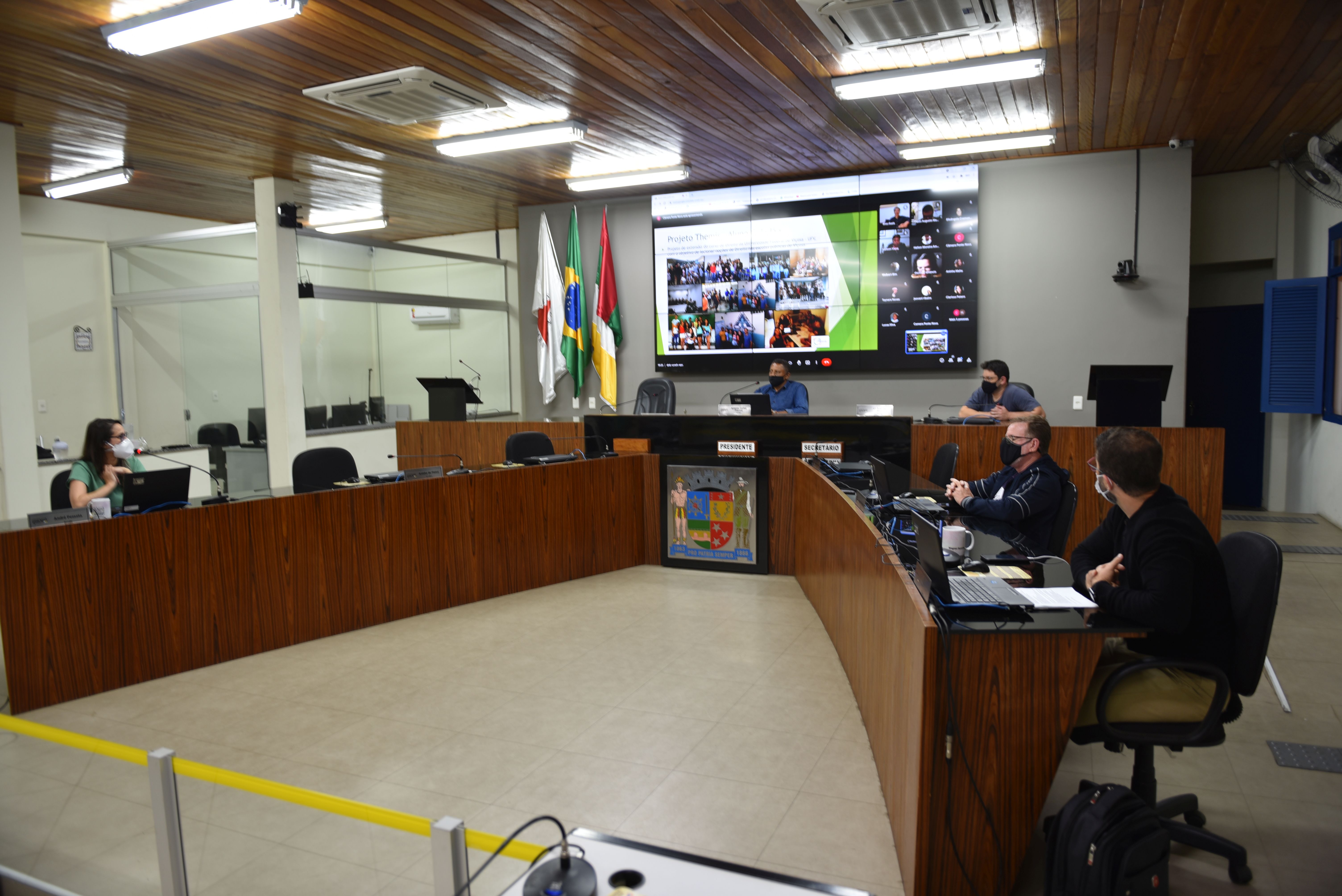 Câmara promove mesa-redonda para debater Direito na Escola