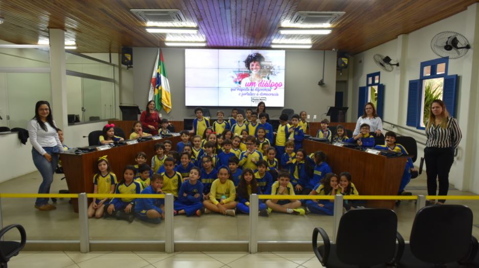 Câmara recebe visita do 3º ano do Ensino Fundamental do Montessori