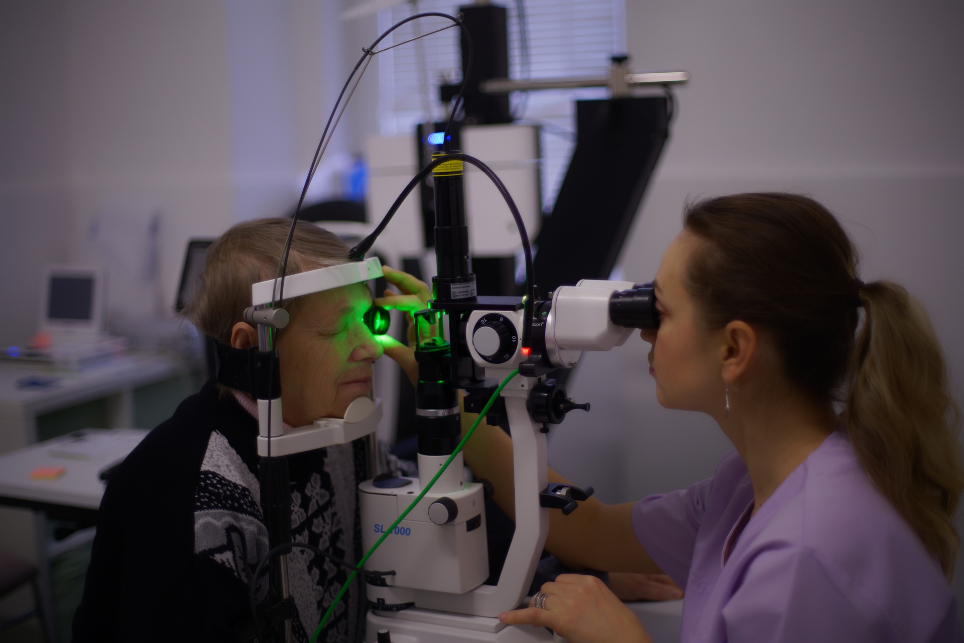 Câmara requer dados sobre fila de cirurgia de catarata em Ponte Nova