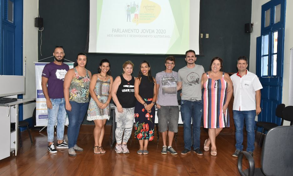 Escolas têm até 18 de fevereiro para aderirem ao Parlamento Jovem