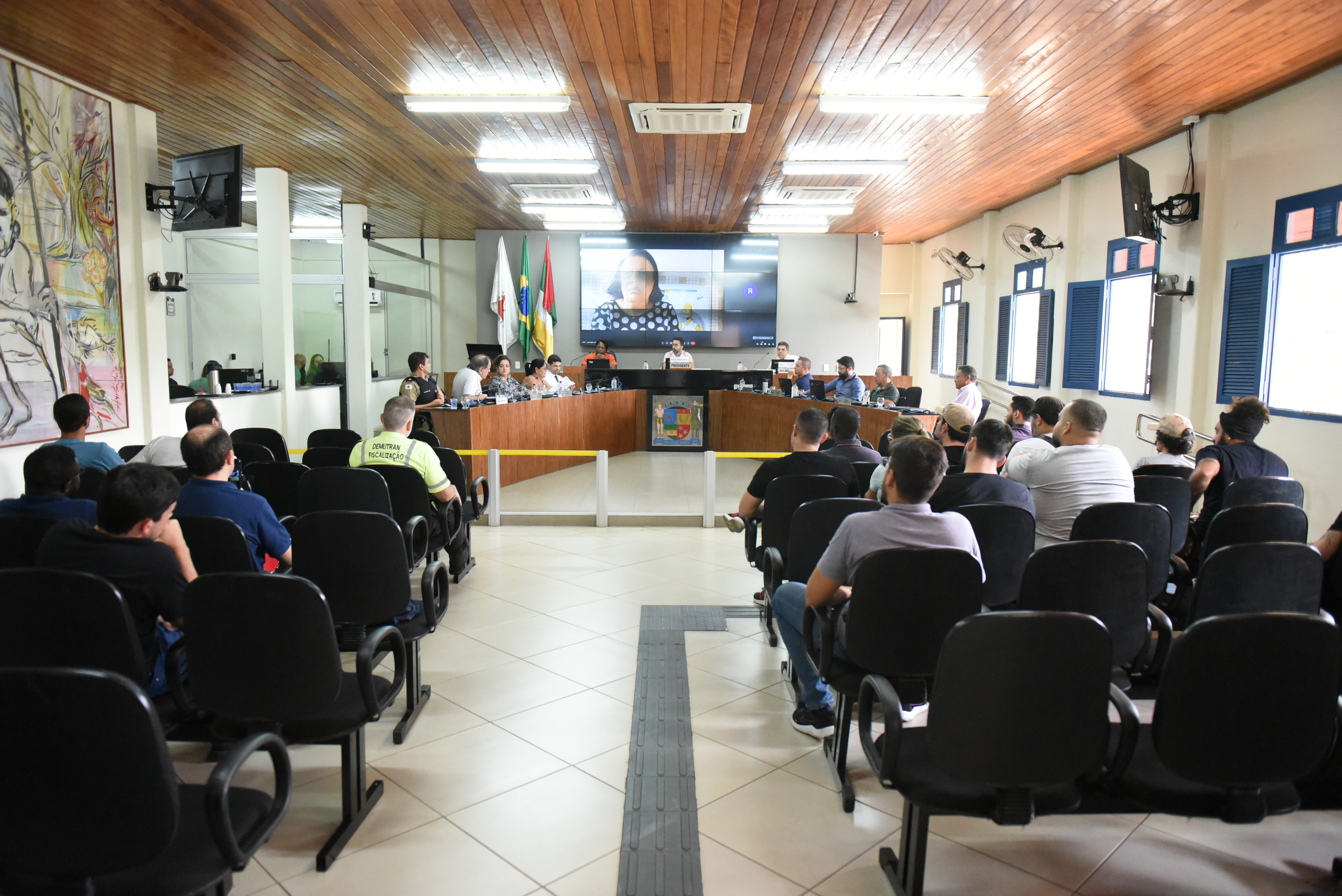 Executivo e sociedade participam da discussão do PL de sons e ruídos na CFLJ