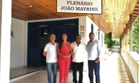 Presidente da Câmara de Ubá visita sede do Legislativo Pontenovense