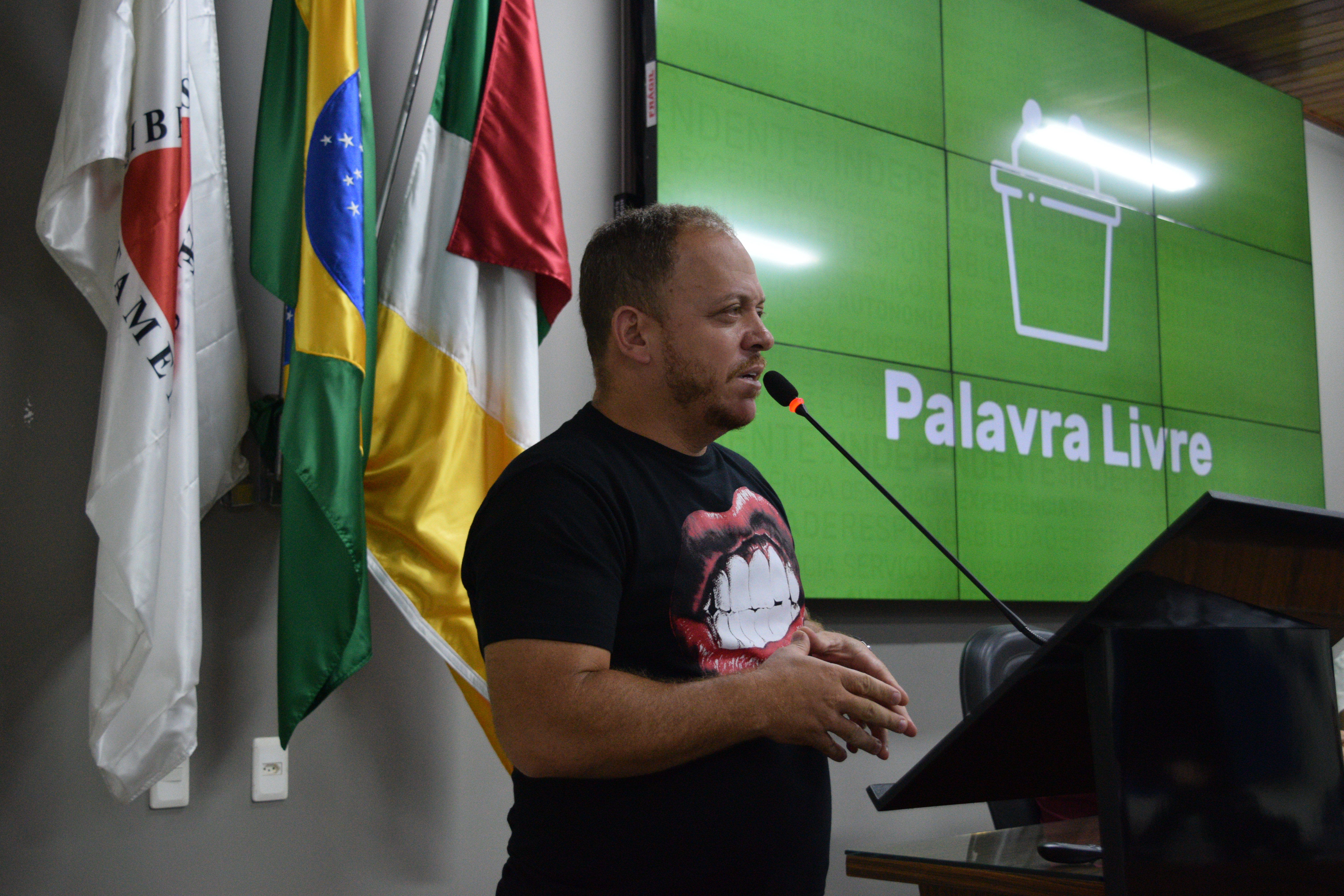 Vereador agradece a Polícia Militar por segurança próximo a faculdade