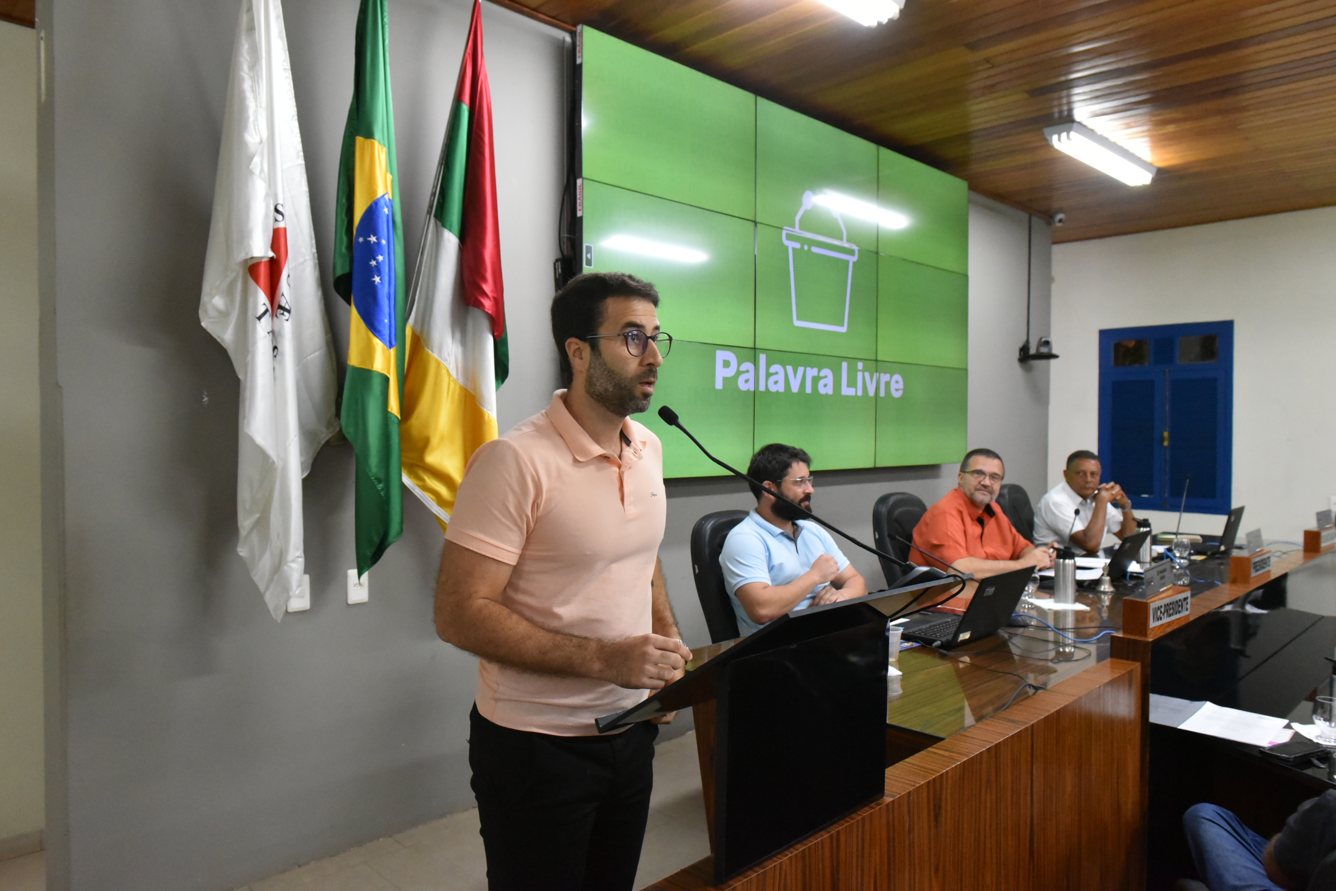 Vereador desafia prefeito a realizar mutirão de limpeza na Cidade: “topa?”