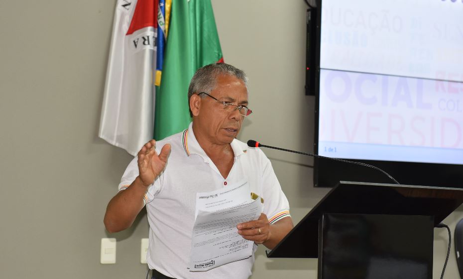 Vereador Machadinho comenta sobre Fábrica de Papéis e realização de obras no município