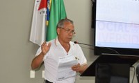 Vereador Machadinho comenta sobre Fábrica de Papéis e realização de obras no município