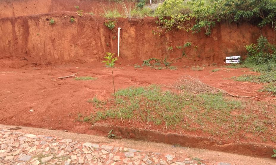 Vereador Montanha chama atenção para desaterro em lote no bairro Fortaleza