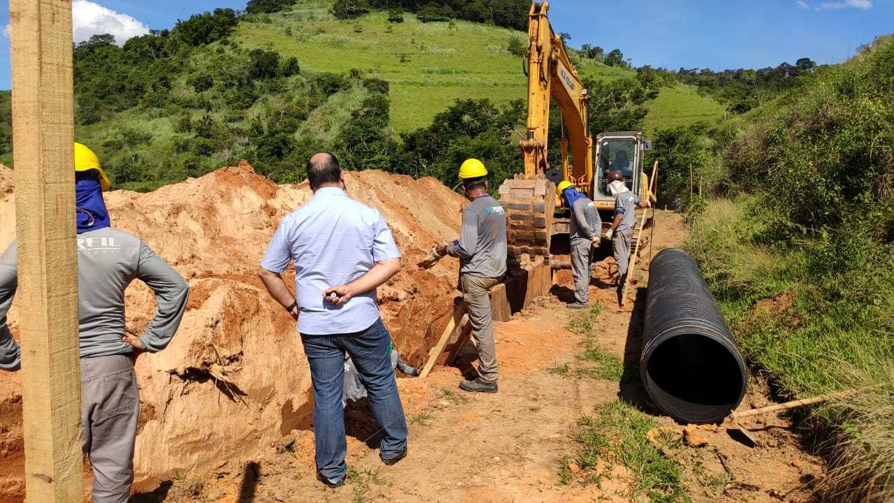 Vereador pede explicações sobre obra de ligação à Estação de Tratamento de Esgoto