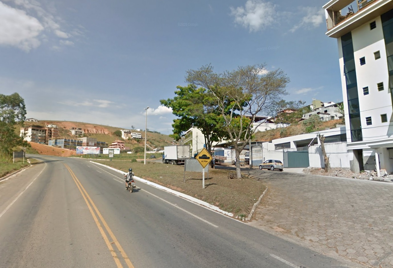 Vereador pede melhorias para praça na entrada do bairro Paraíso 