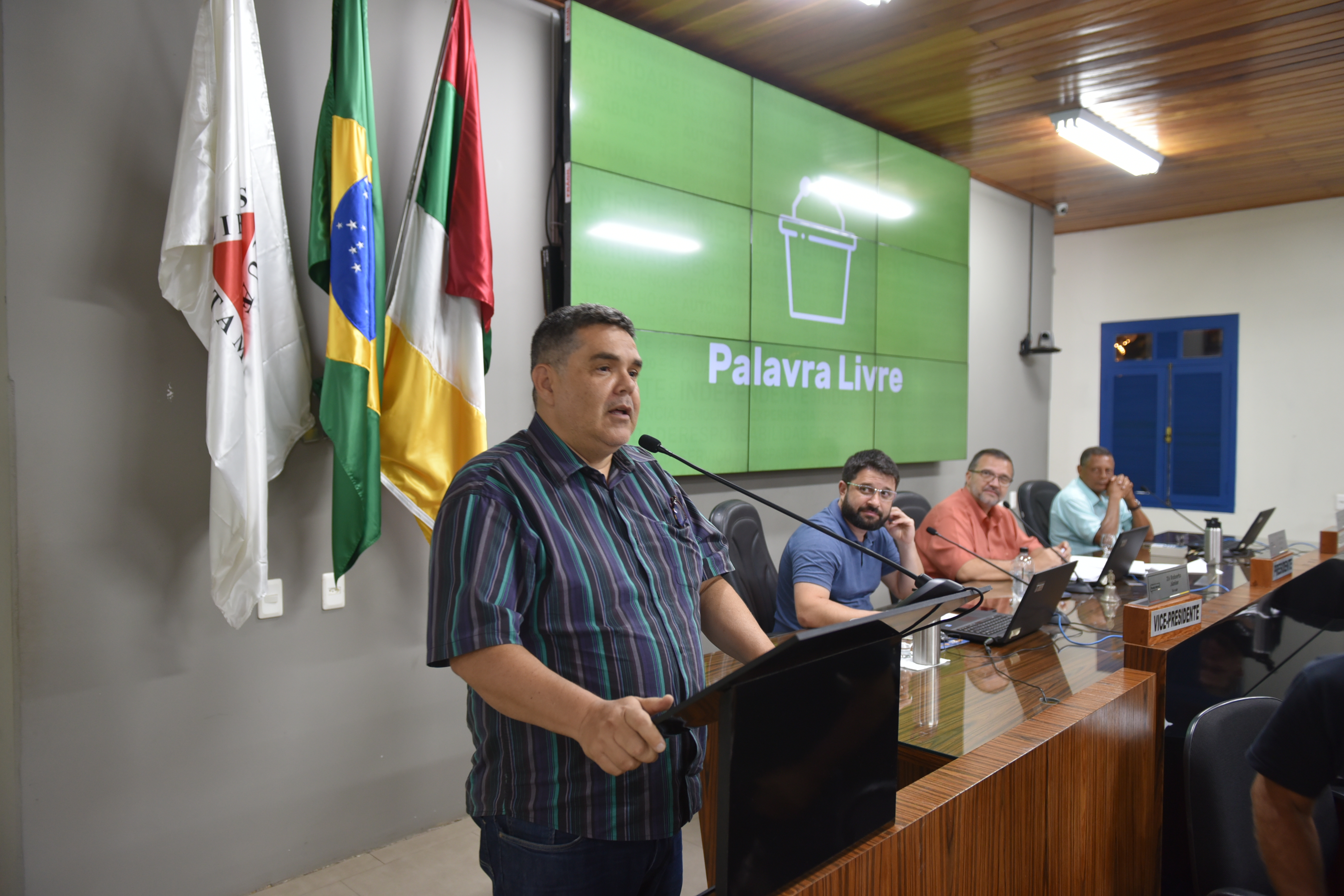 Vereador questiona demora na inauguração do cinema em Ponte Nova