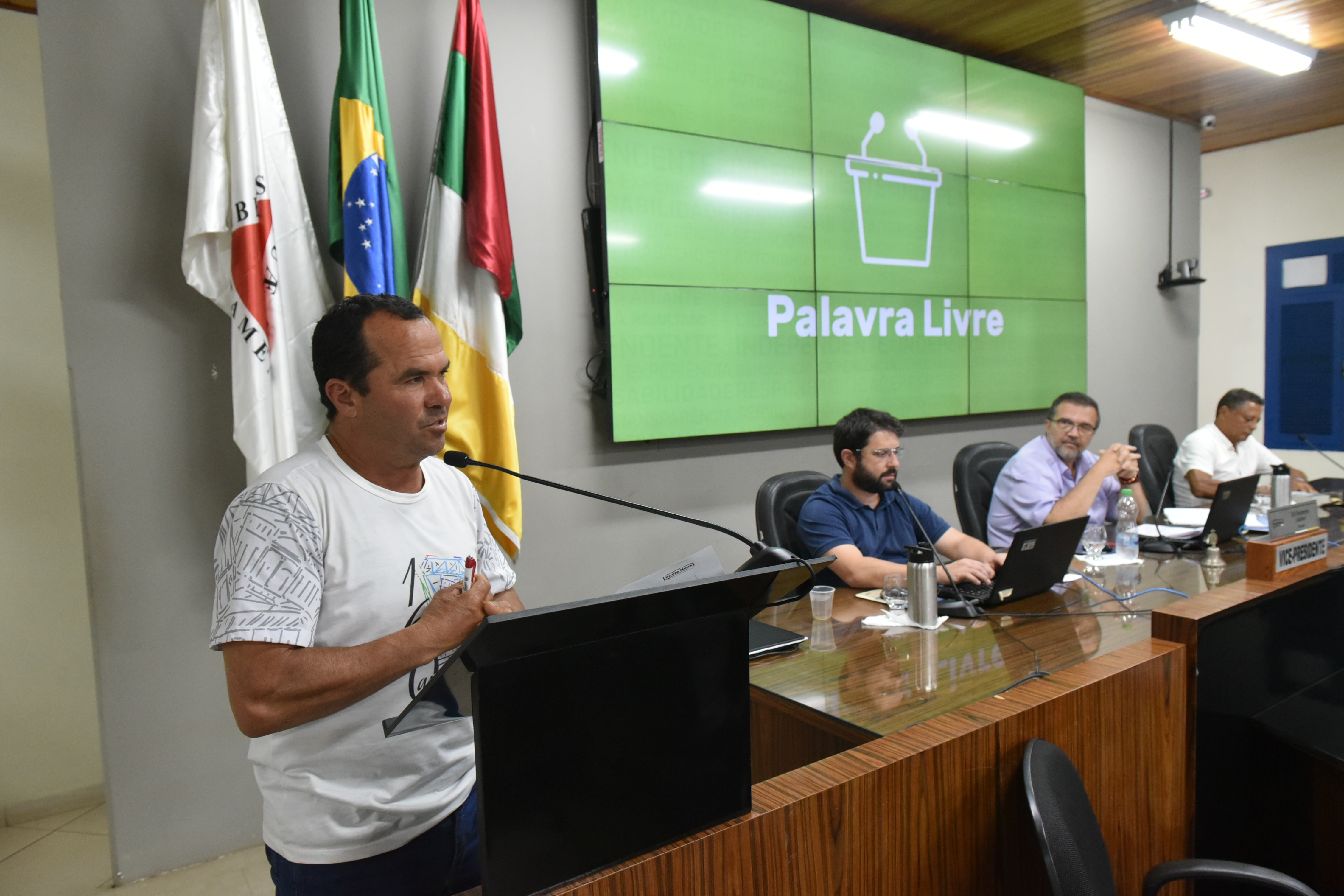 Vereador solicita reparo em calçamento de rua da Rasa