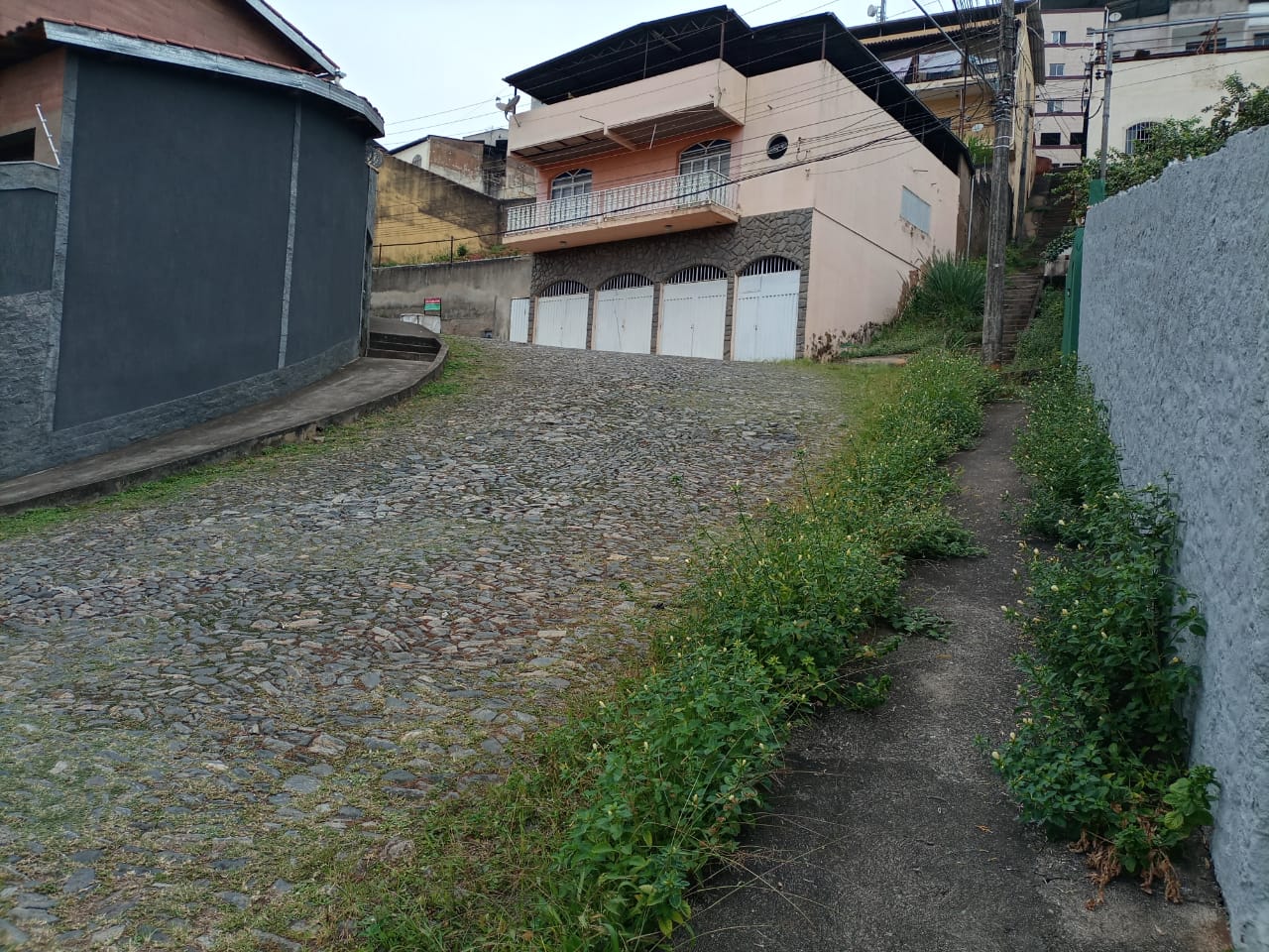 Vereadores requerem dados sobre melhorias no bairro Nova Almeida e cascalho