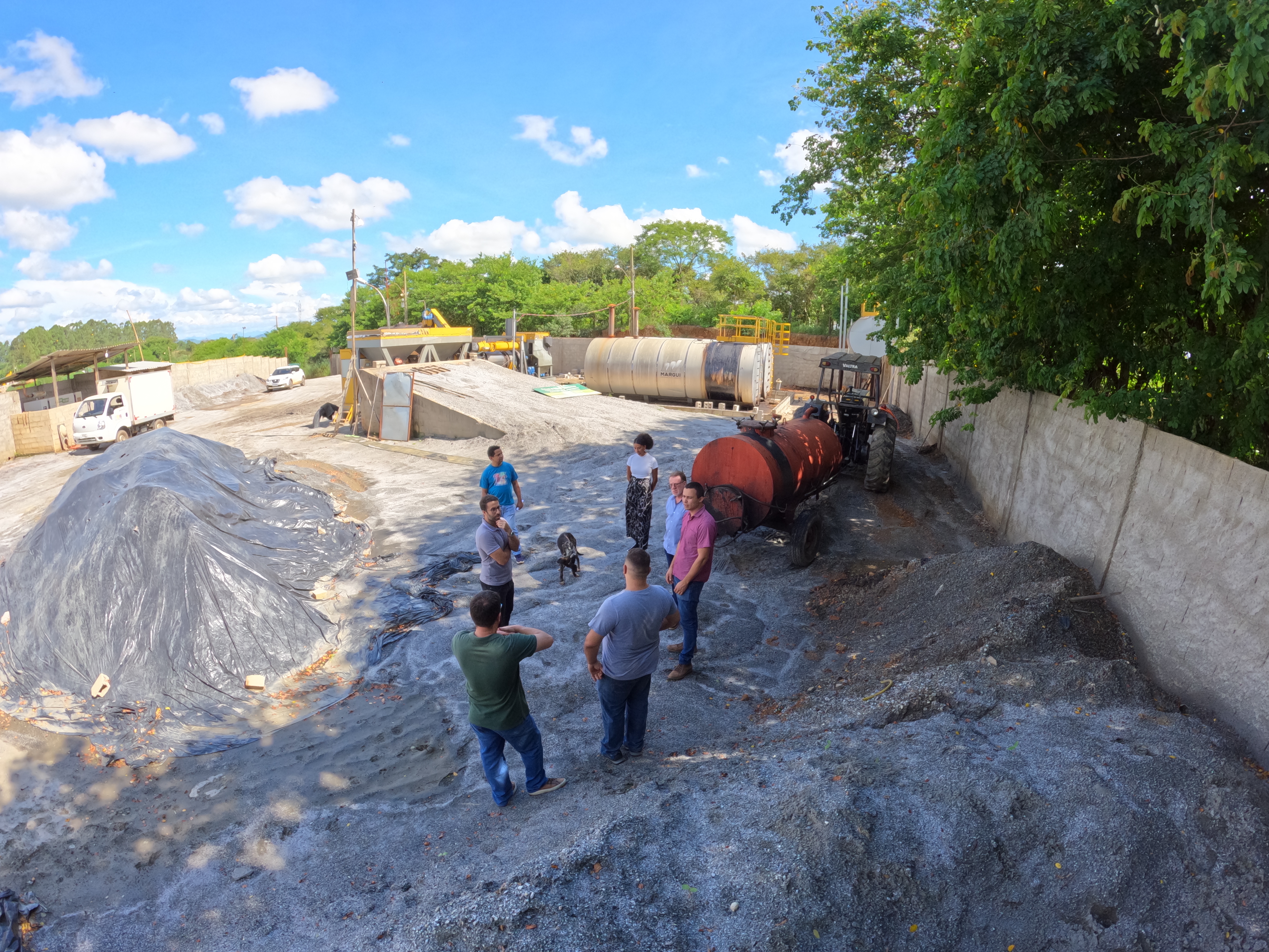 Vereadores fiscalizam Usina de Asfalto de Ponte Nova